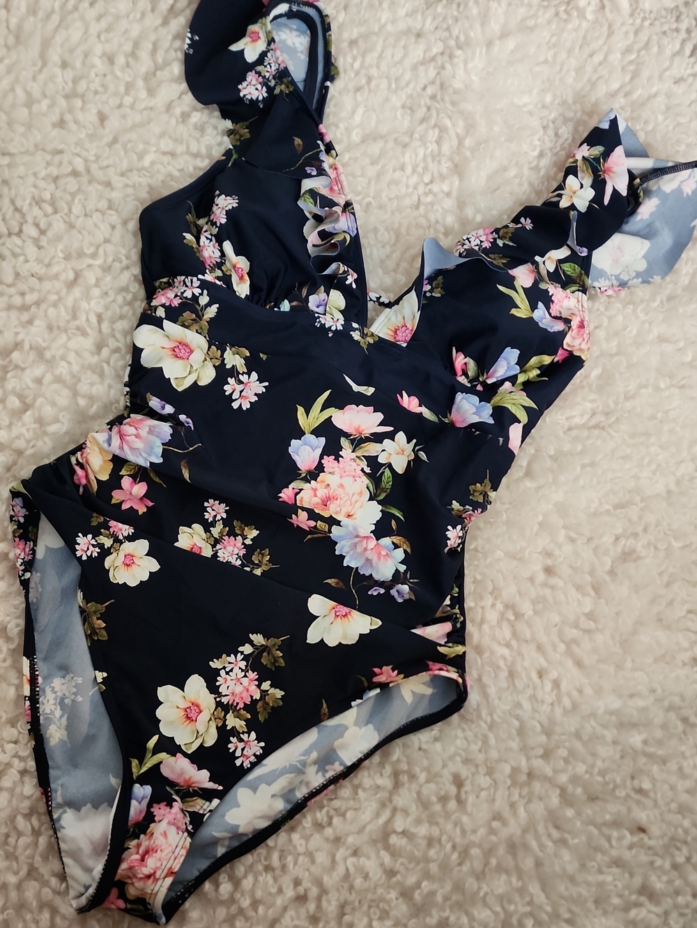 Floral One-Piece Swimsuit in Navy with Pink & Cream Blossoms. Size M. Cupshe.  N
